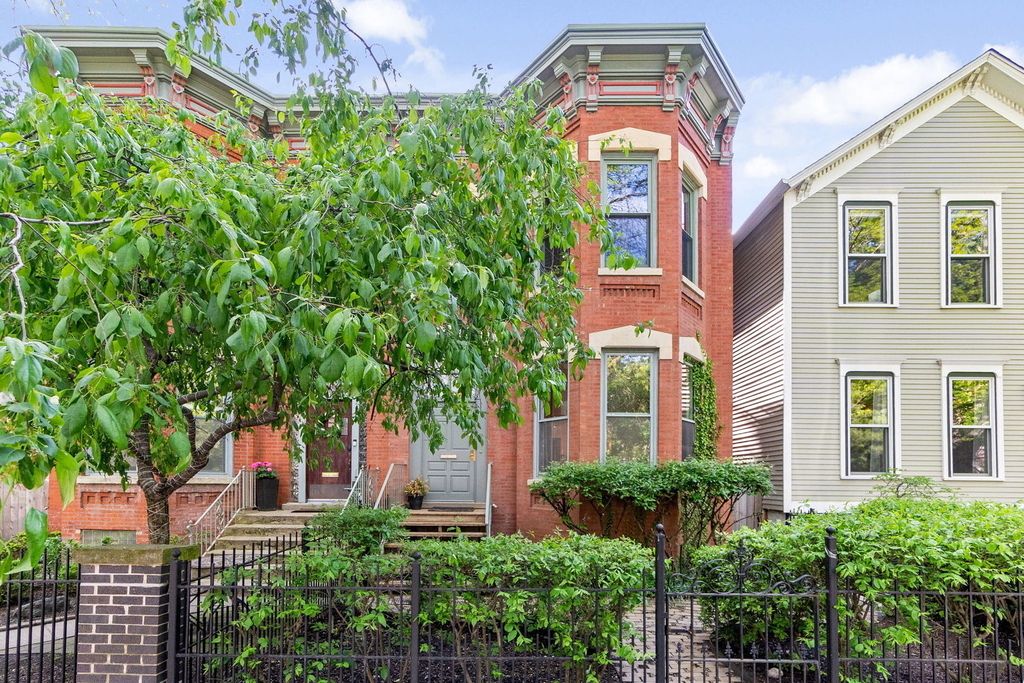 2112 N Dayton Street - Photo 1