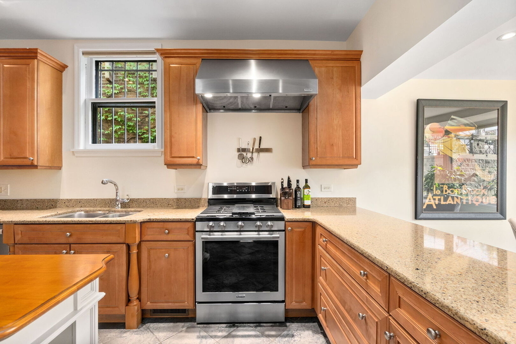 2112 N Dayton Street - Photo 16