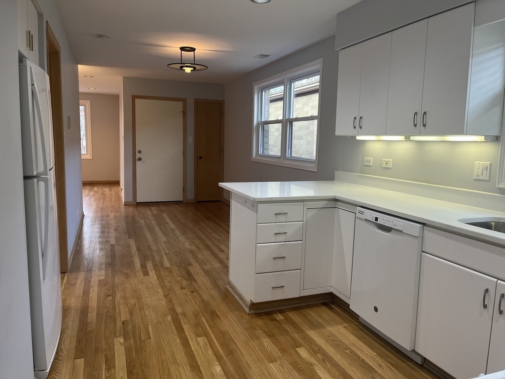 449 W 37th Street - Photo 10