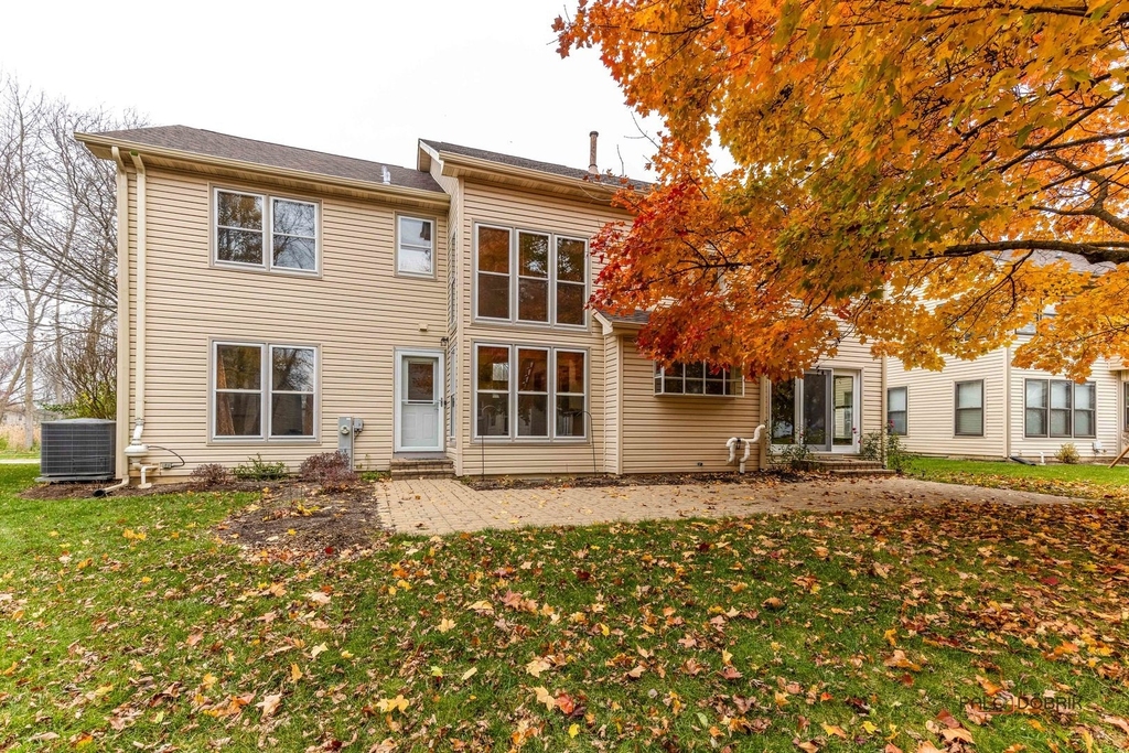 1551 Crowfoot Circle N - Photo 34