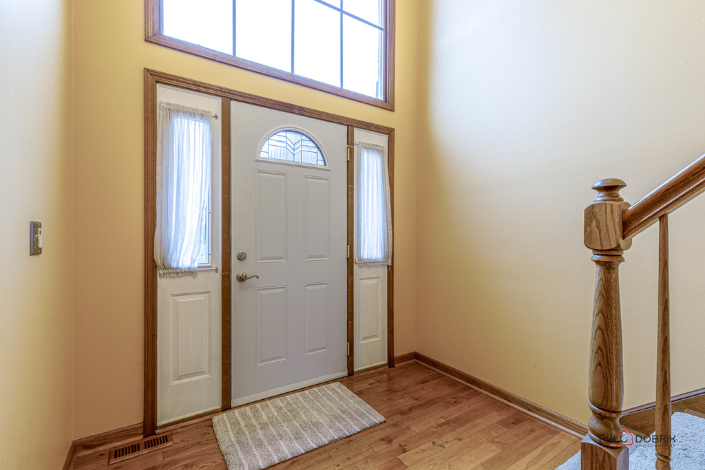 1551 Crowfoot Circle N - Photo 2