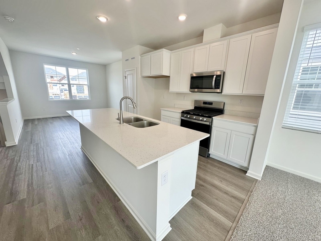 2267 Glacier Street - Photo 3