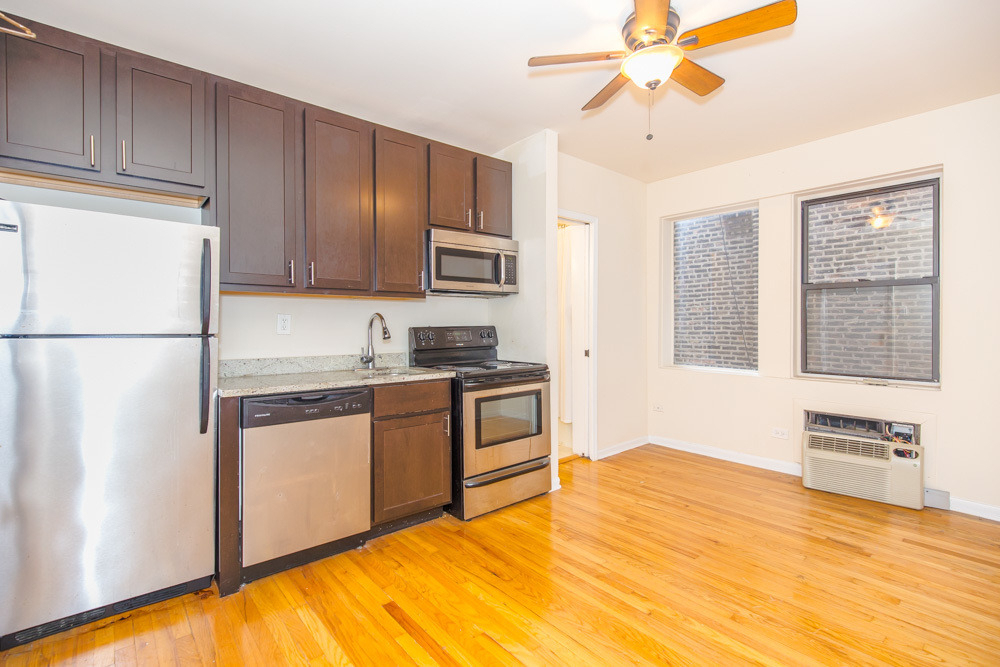 1504 N Dearborn Parkway - Photo 1