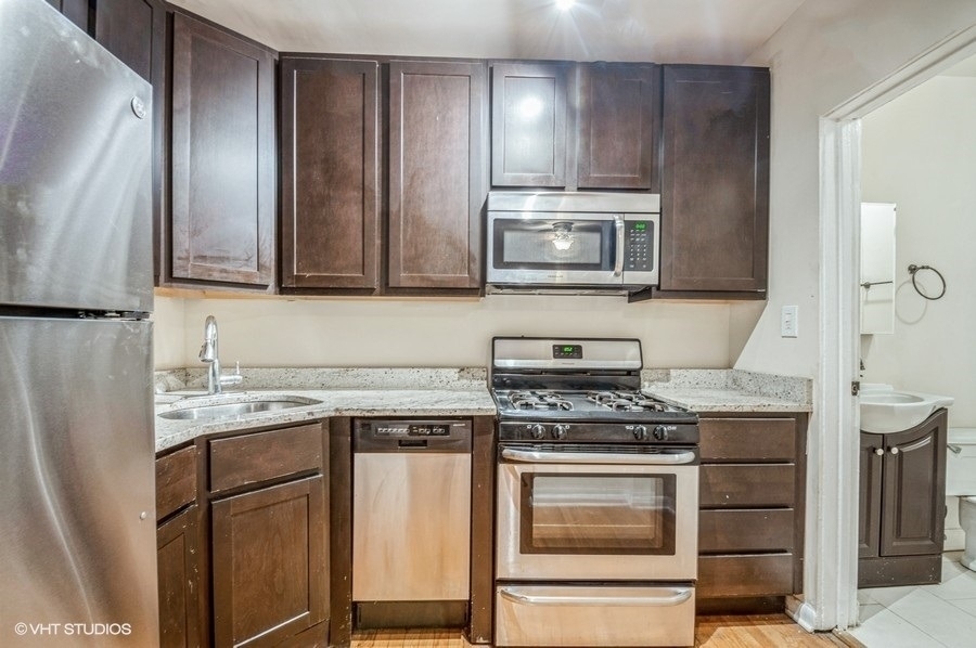 1504 N Dearborn Parkway - Photo 5
