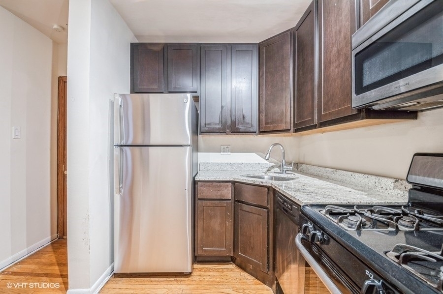 1504 N Dearborn Parkway - Photo 4
