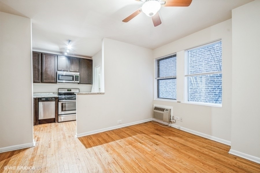 1504 N Dearborn Parkway - Photo 3