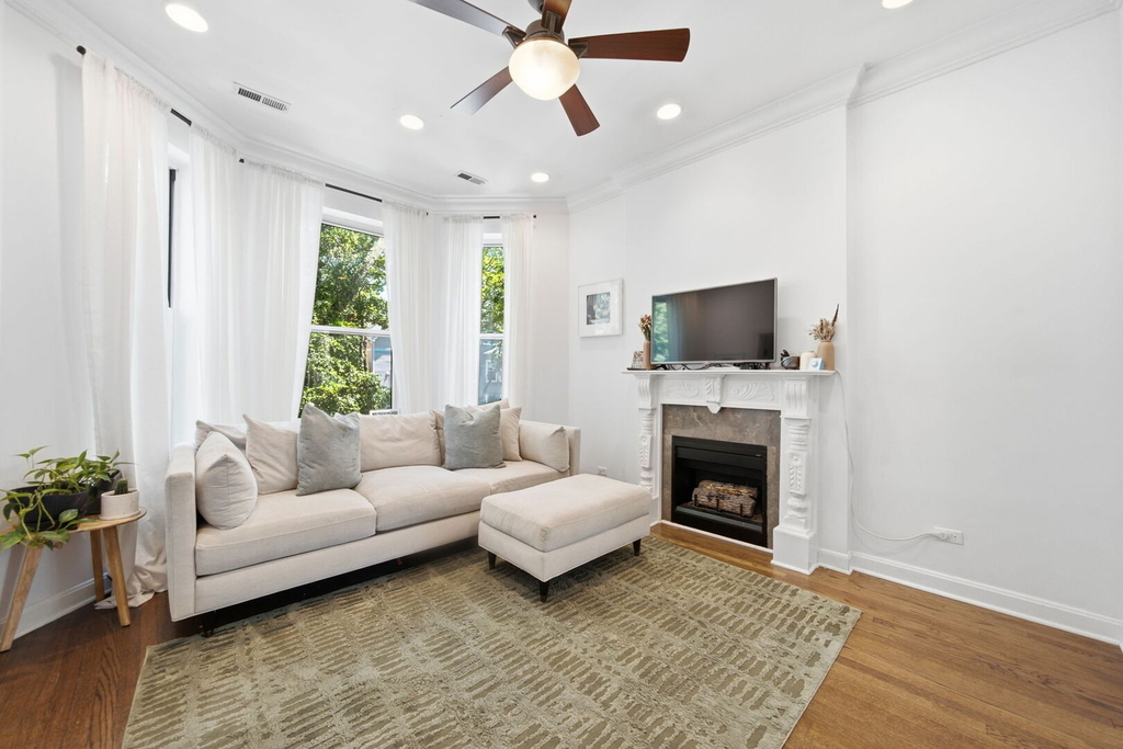 3742 N Janssen Avenue - Photo 4