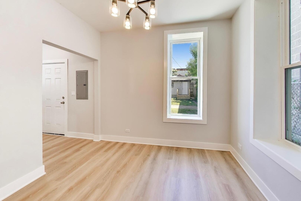 1821 S Fairfield Avenue - Photo 6