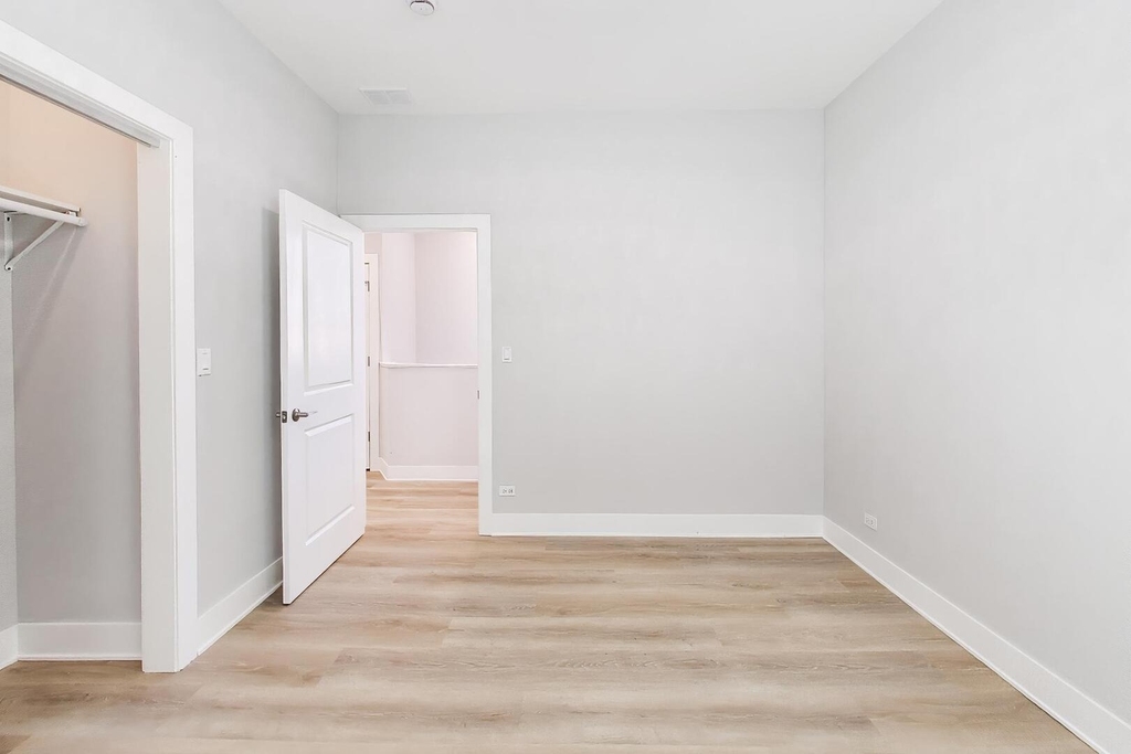 1821 S Fairfield Avenue - Photo 18