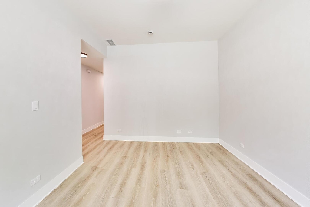 1821 S Fairfield Avenue - Photo 4