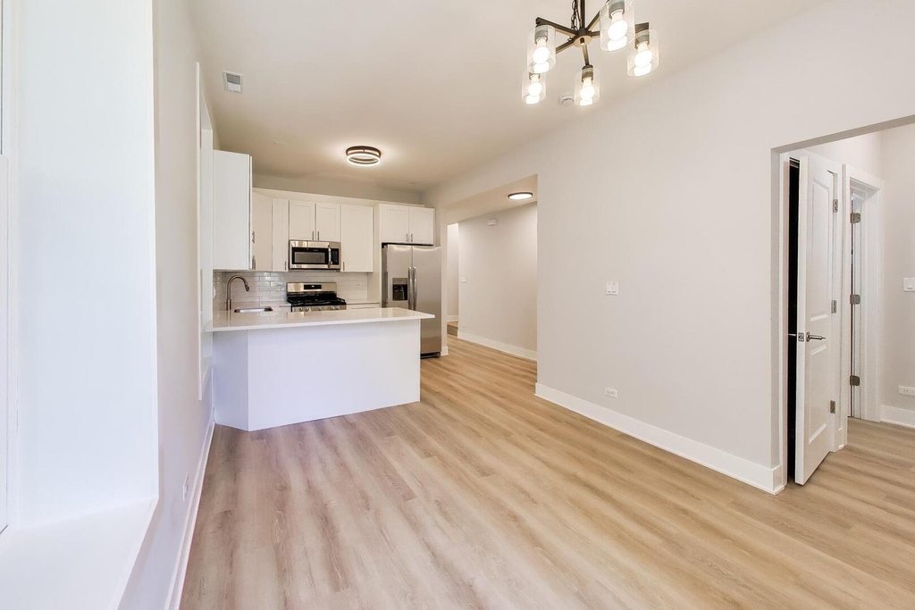 1821 S Fairfield Avenue - Photo 7