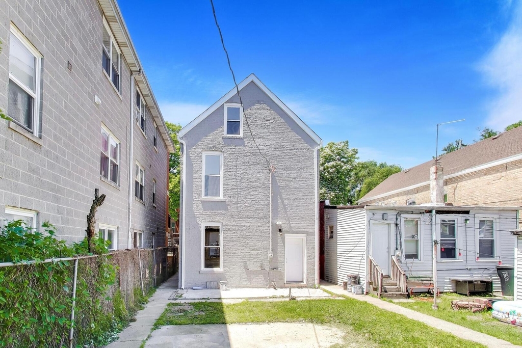 1821 S Fairfield Avenue - Photo 24