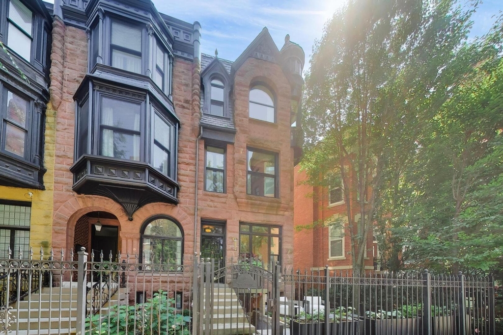 45 E Division Street - Photo 1