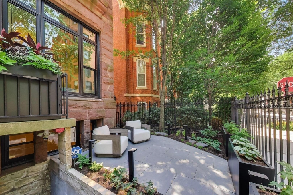 45 E Division Street - Photo 4