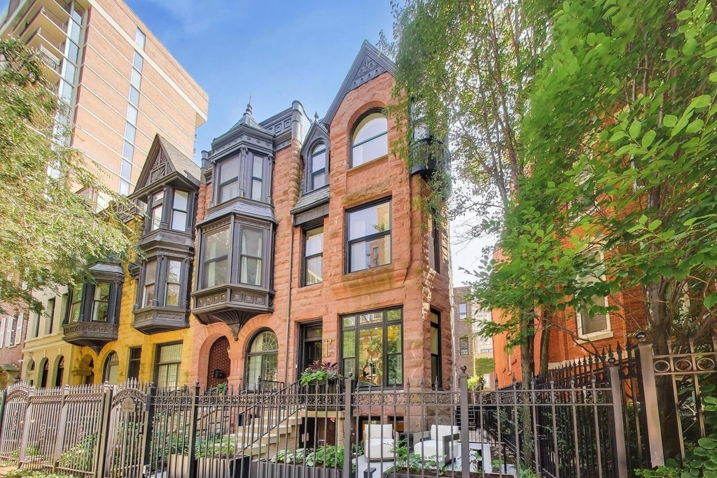 45 E Division Street - Photo 2