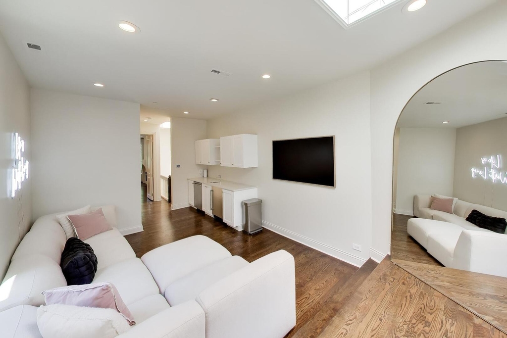 45 E Division Street - Photo 32