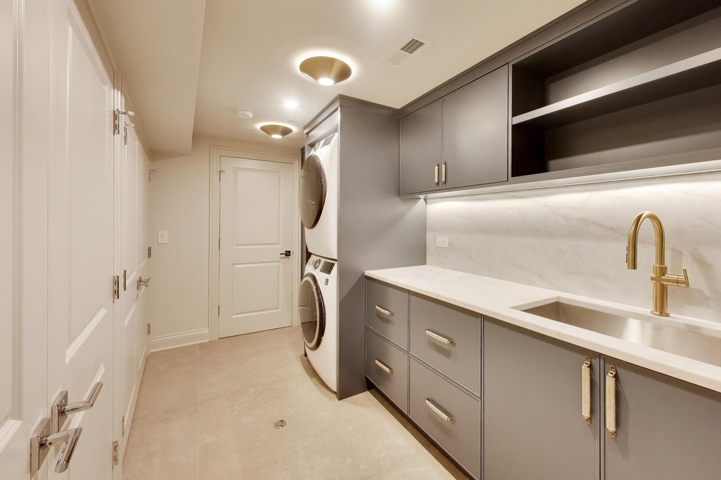 45 E Division Street - Photo 51