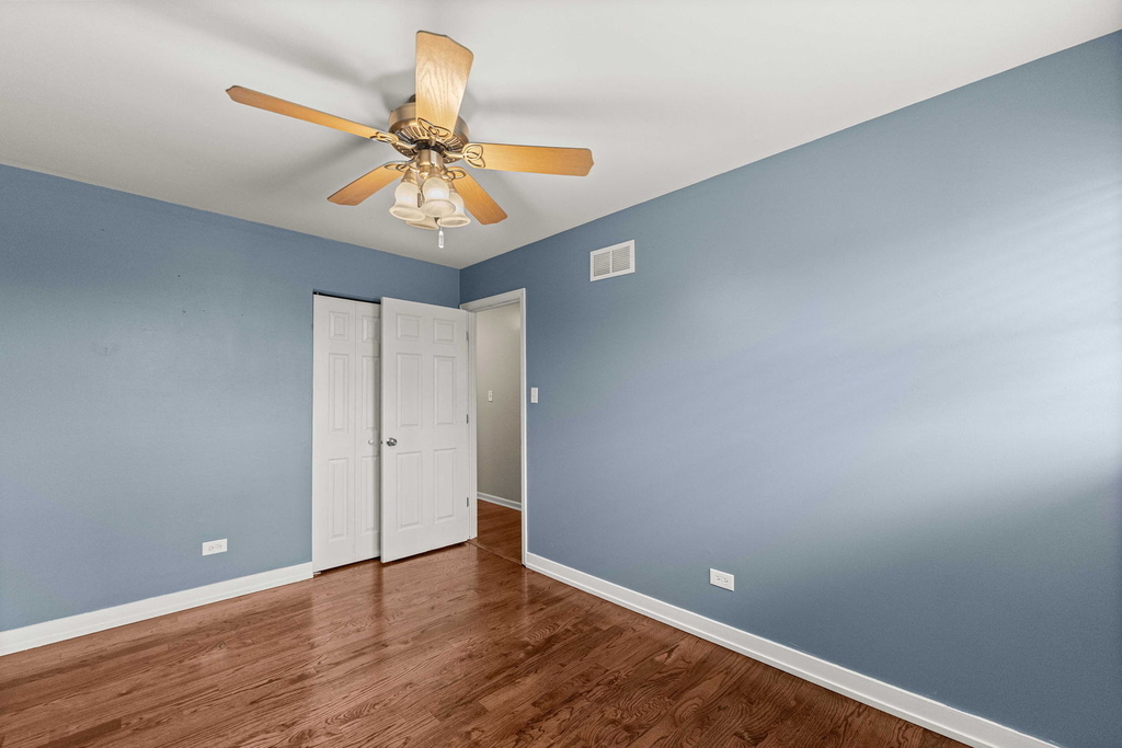 15954 Ozark Avenue - Photo 16
