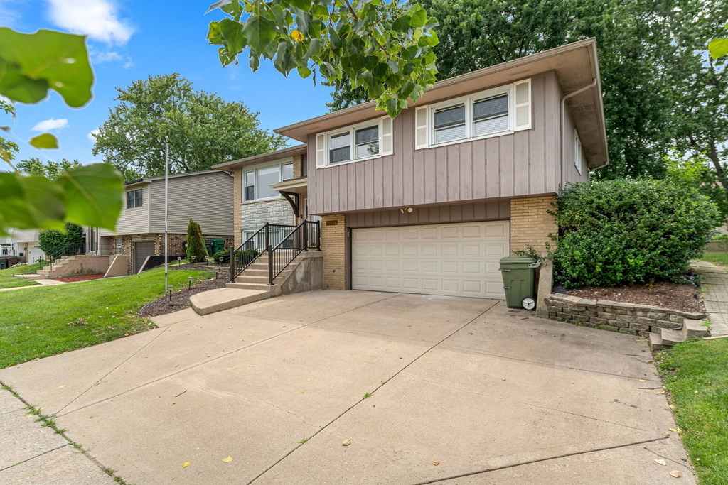 15954 Ozark Avenue - Photo 1