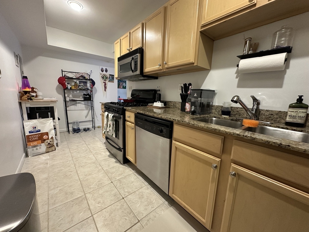 5953 N Kenmore Avenue - Photo 8