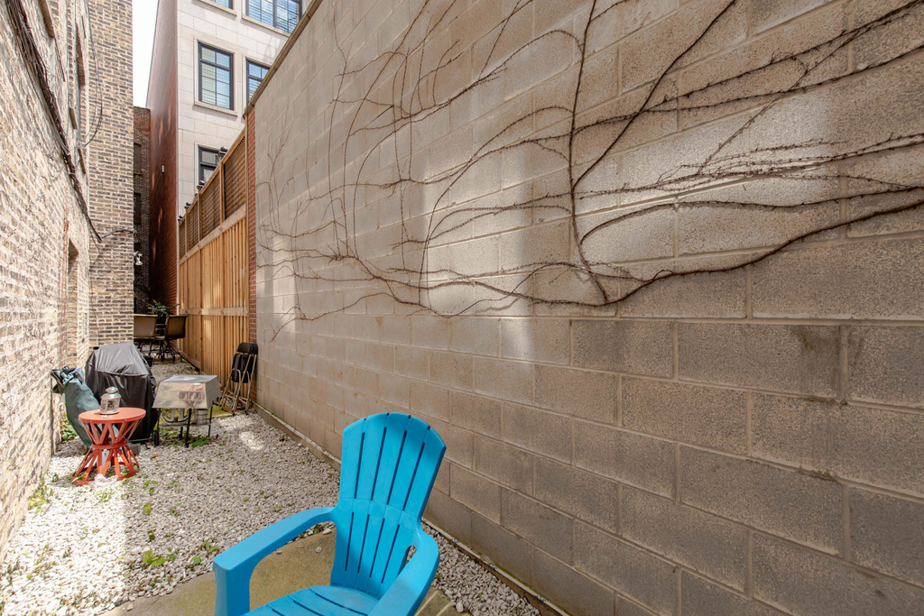 1504 N Dearborn Parkway - Photo 7