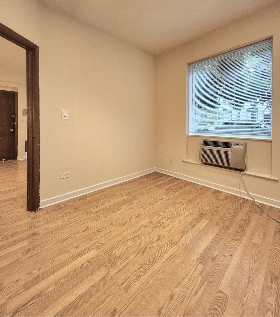 1504 N Dearborn Parkway - Photo 8