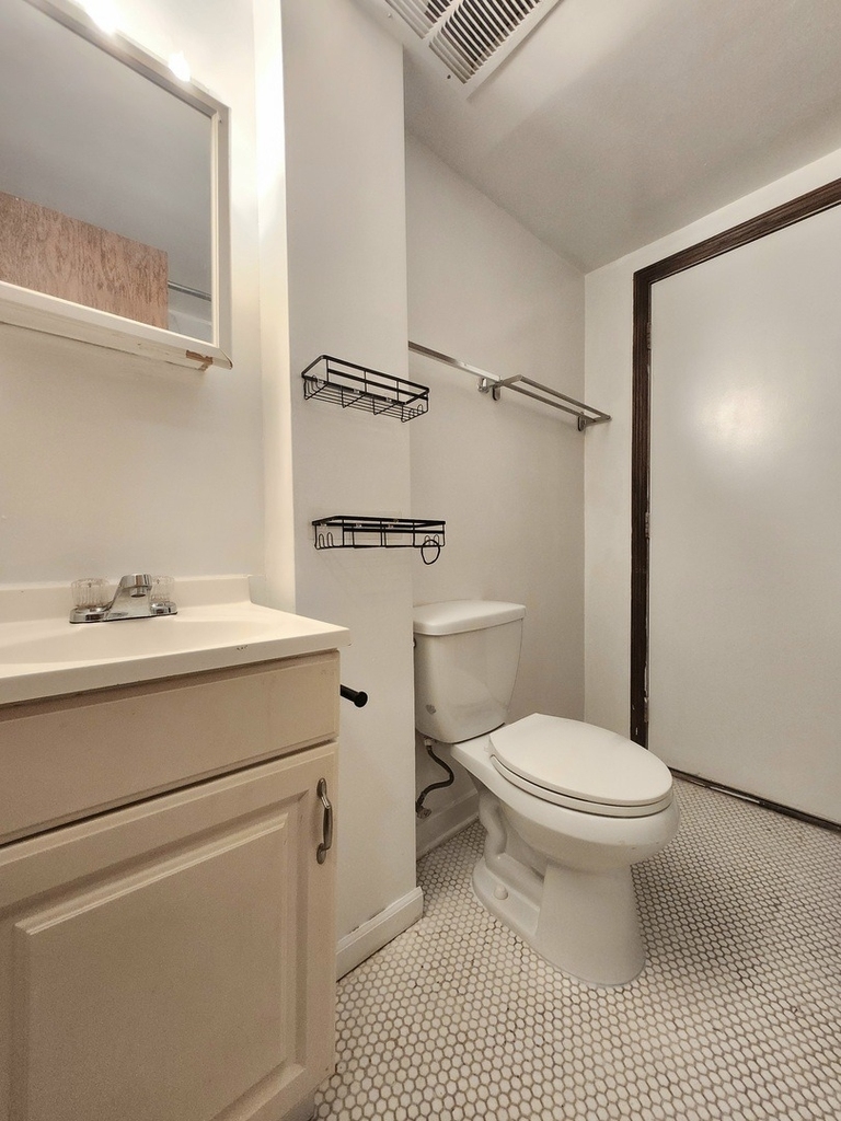 1504 N Dearborn Parkway - Photo 6