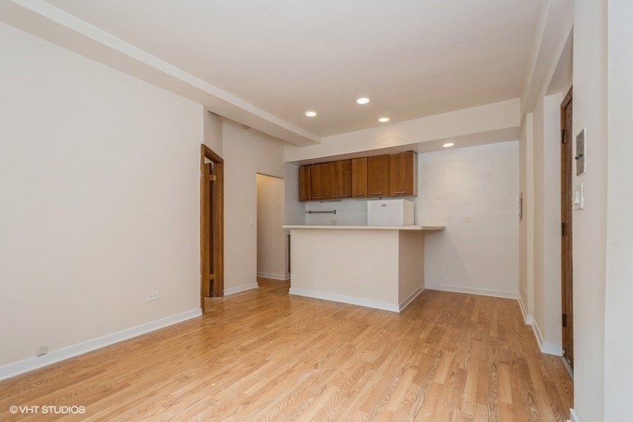 1504 N Dearborn Parkway - Photo 3