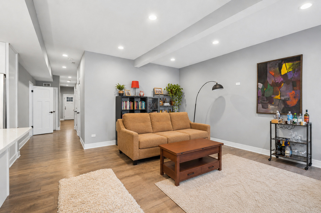 4925 N Albany Avenue - Photo 2