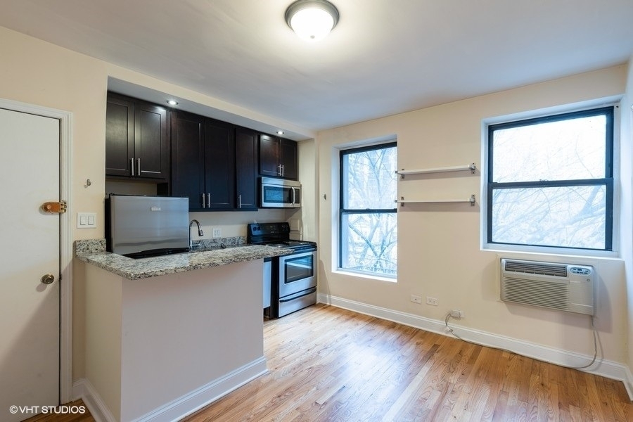 1430 N Dearborn Parkway - Photo 5