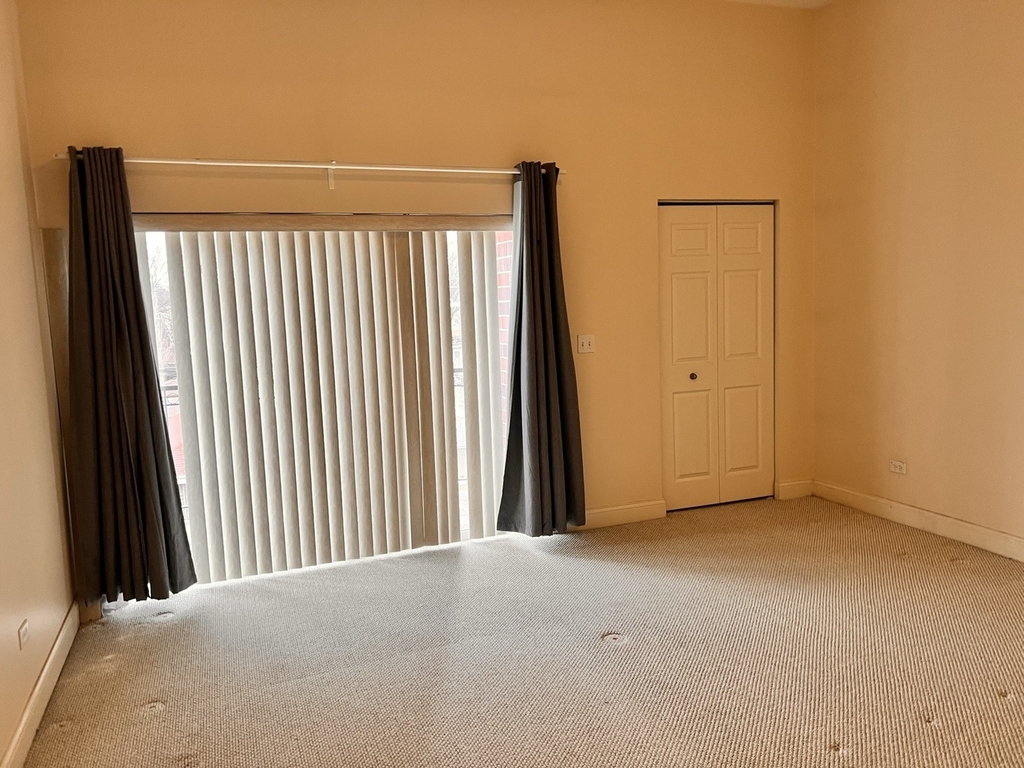 5758 N California Avenue - Photo 8