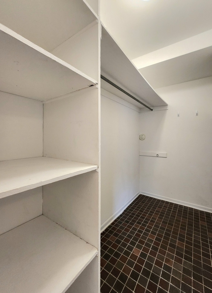 1430 N Dearborn Parkway - Photo 2