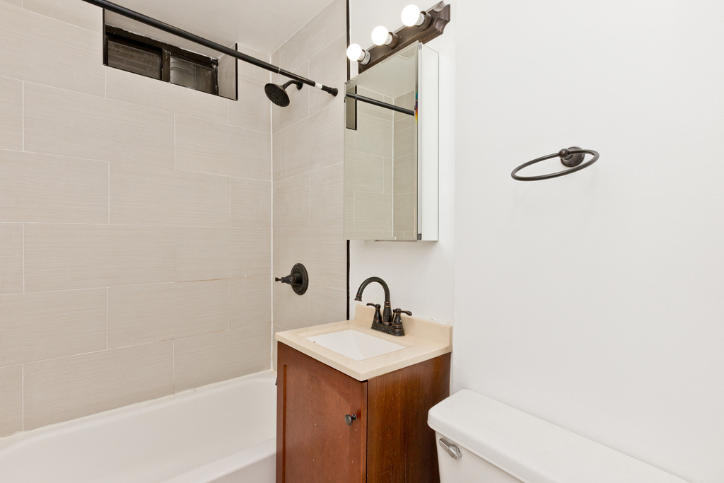 1430 N Dearborn Parkway - Photo 1