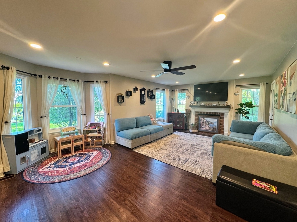 115 E Fabish Drive - Photo 5
