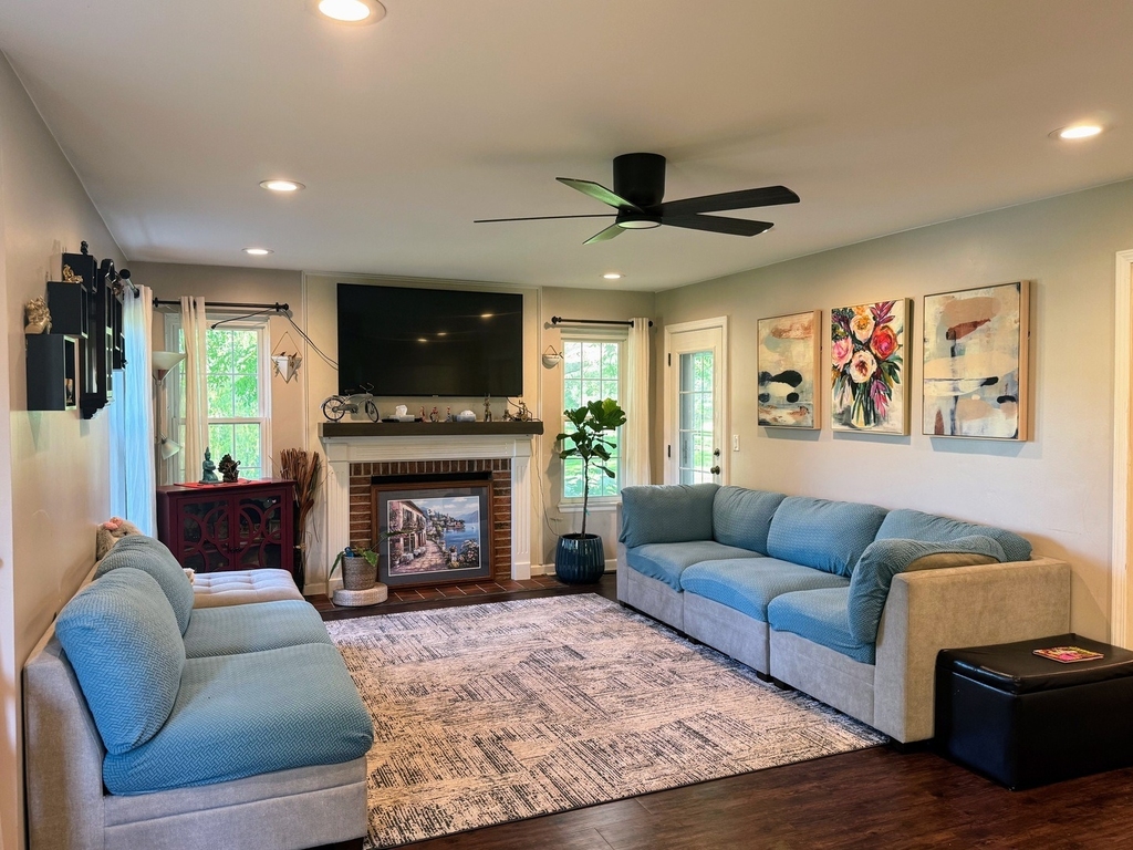 115 E Fabish Drive - Photo 1