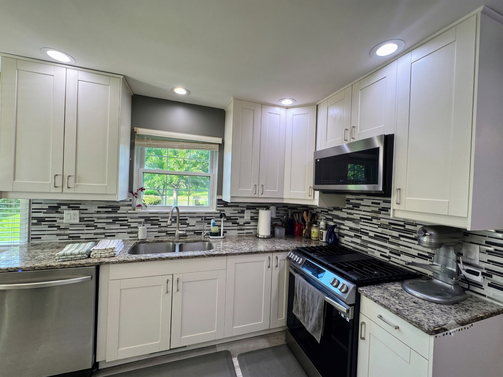 115 E Fabish Drive - Photo 7