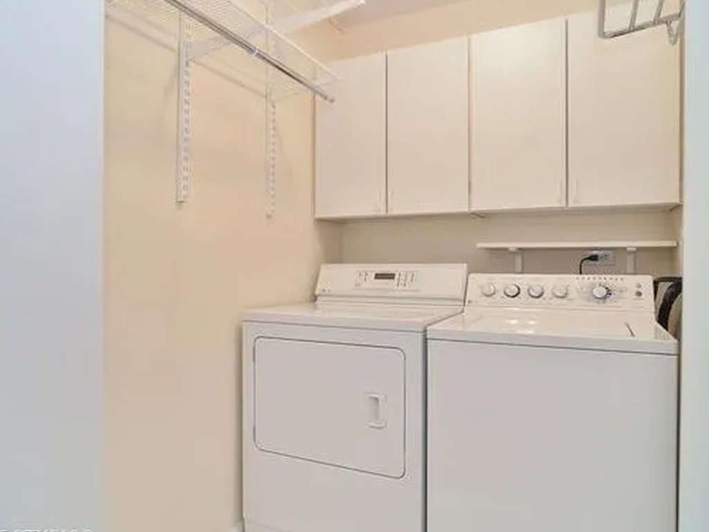 230 E Ontario Street - Photo 10