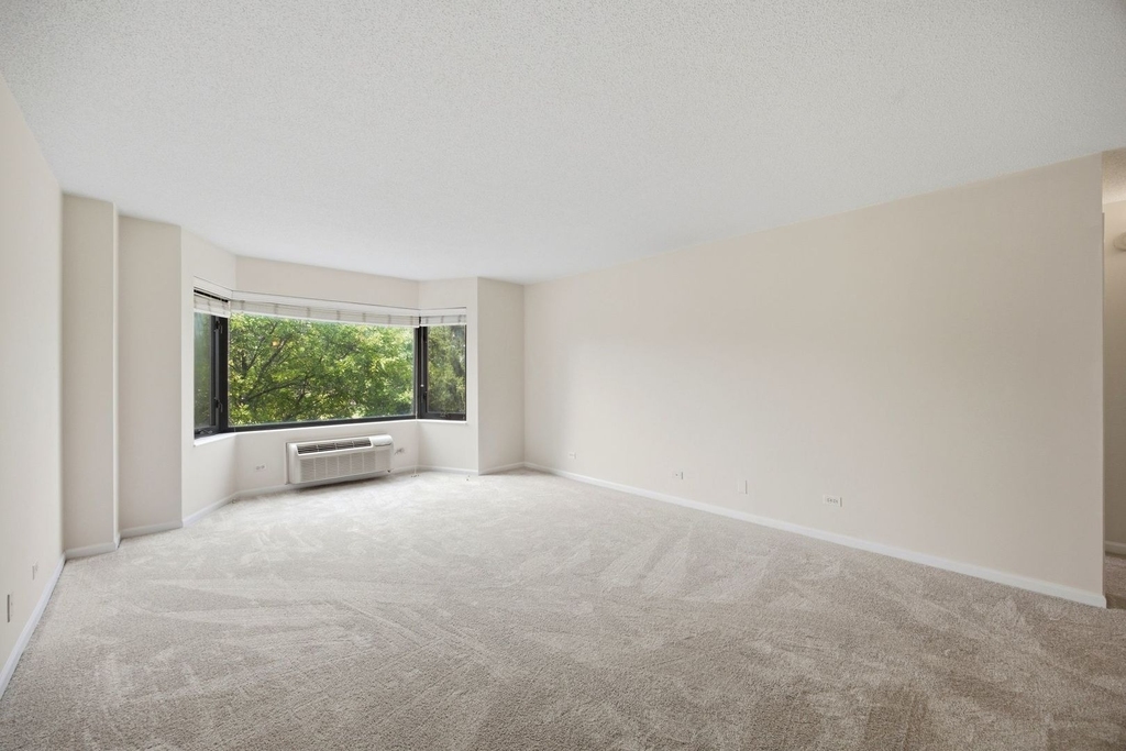 470 Fawell Boulevard - Photo 8