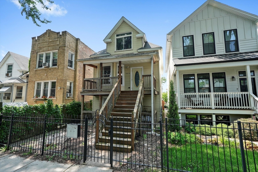 4614 N Springfield Avenue - Photo 0