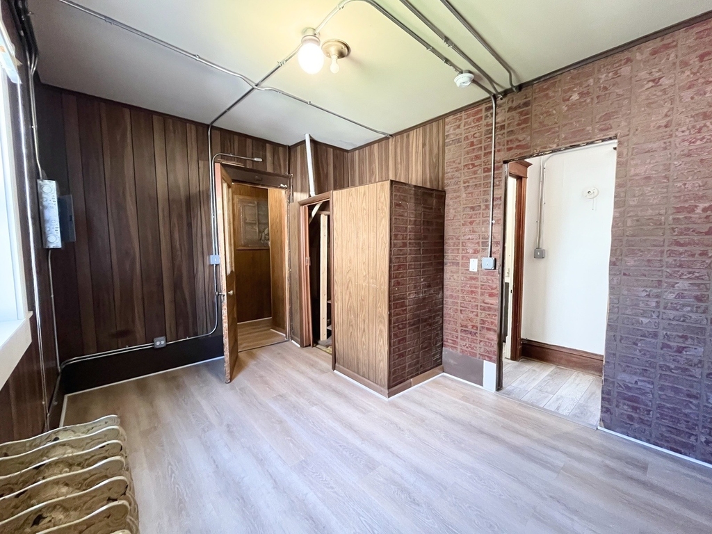 216 E South Street - Photo 3