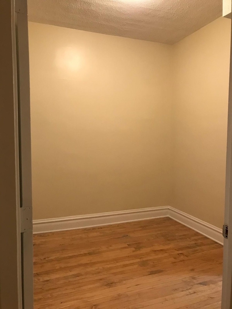 2734 W 18th Street - Photo 6