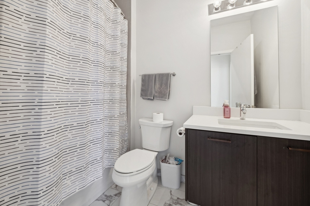 1045 W Cornelia Avenue - Photo 12