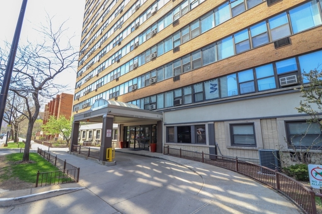6030 N Sheridan Road - Photo 1