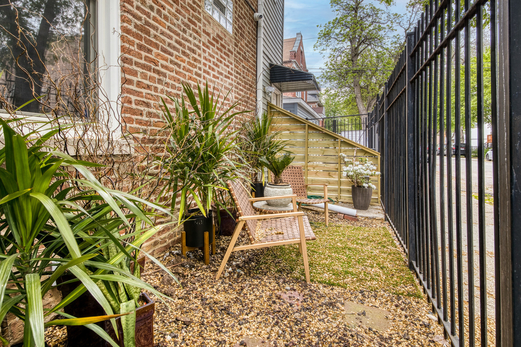 2734 W 18th Street - Photo 16