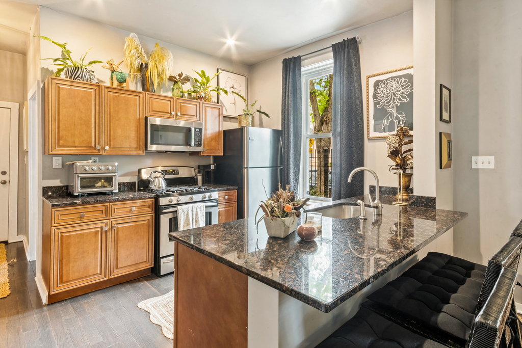2734 W 18th Street - Photo 6