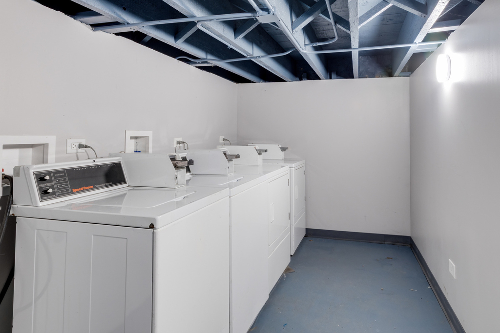 2734 W 18th Street - Photo 17