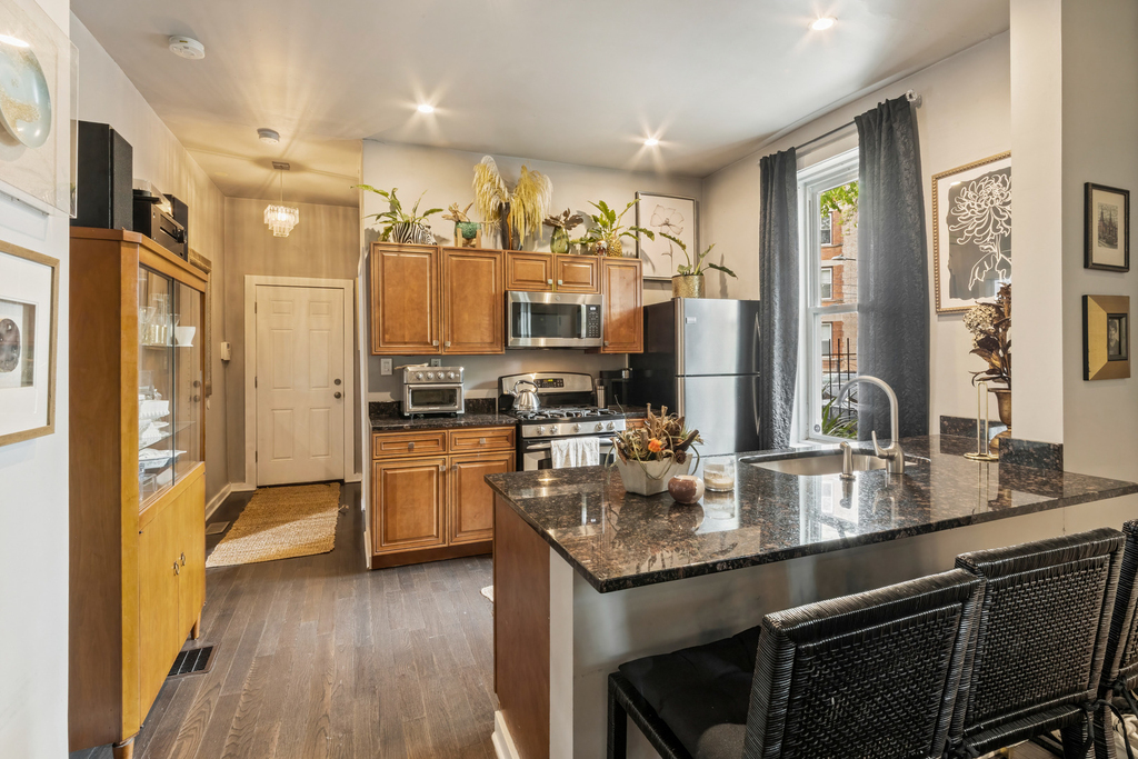 2734 W 18th Street - Photo 5