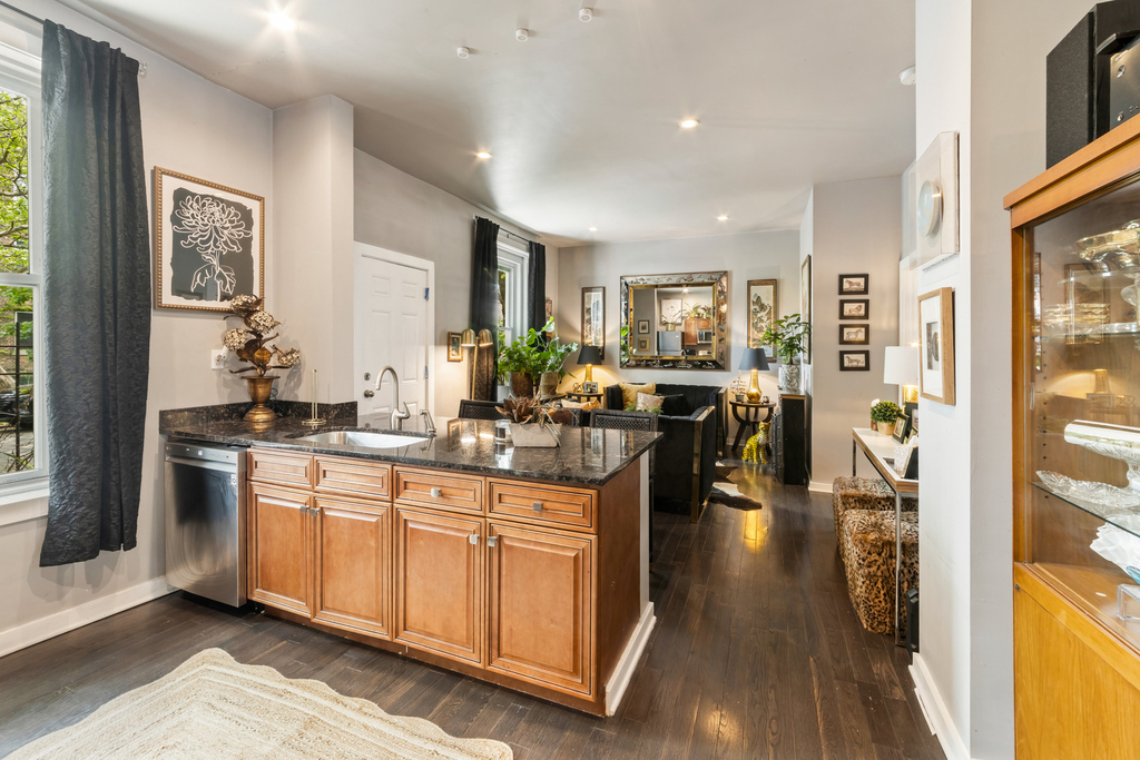 2734 W 18th Street - Photo 8