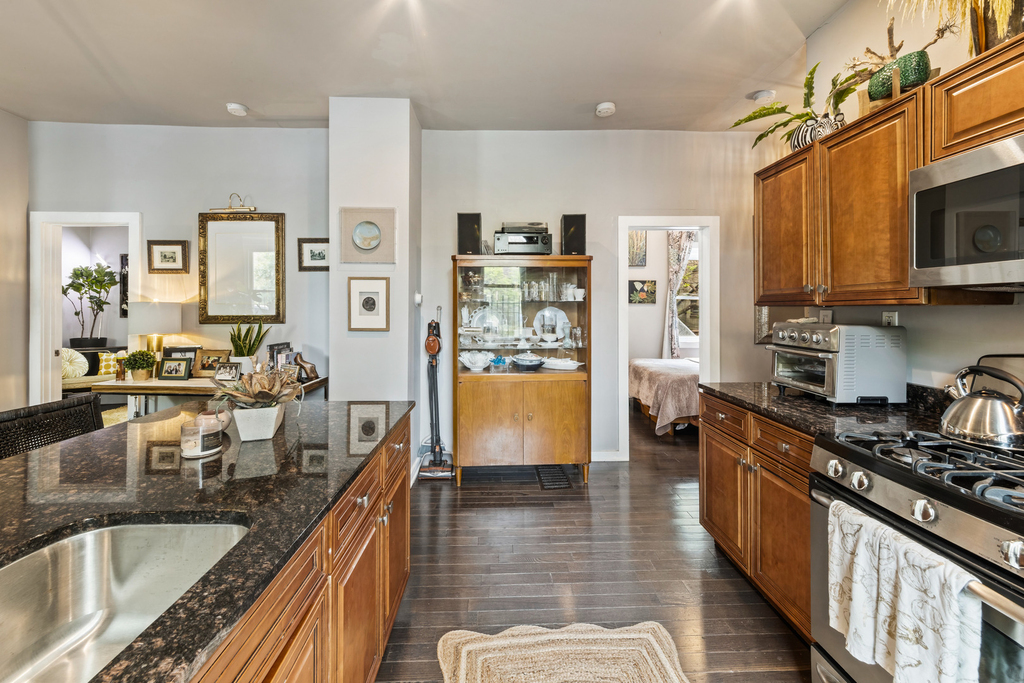 2734 W 18th Street - Photo 7