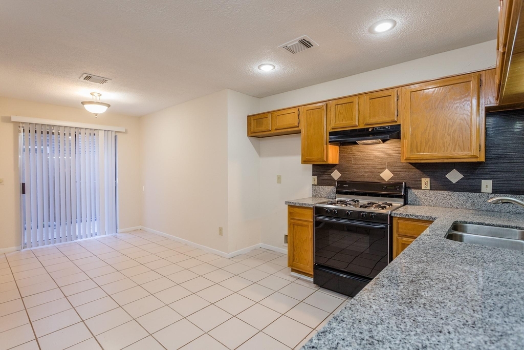 9206 Towerstone Drive - Photo 3